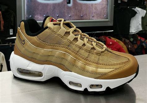 nike air max goud|Air Max 95 metallic gold.